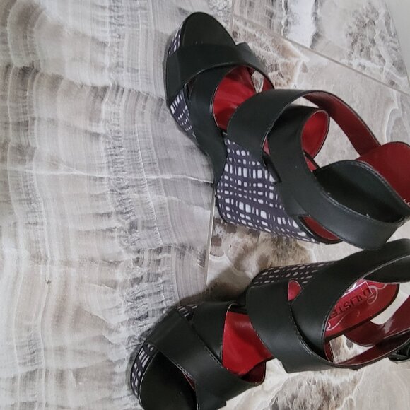 Kenneth Cole Unlisted Bend the Rules Criss Cross Platform Wedge - Picture 4 of 5